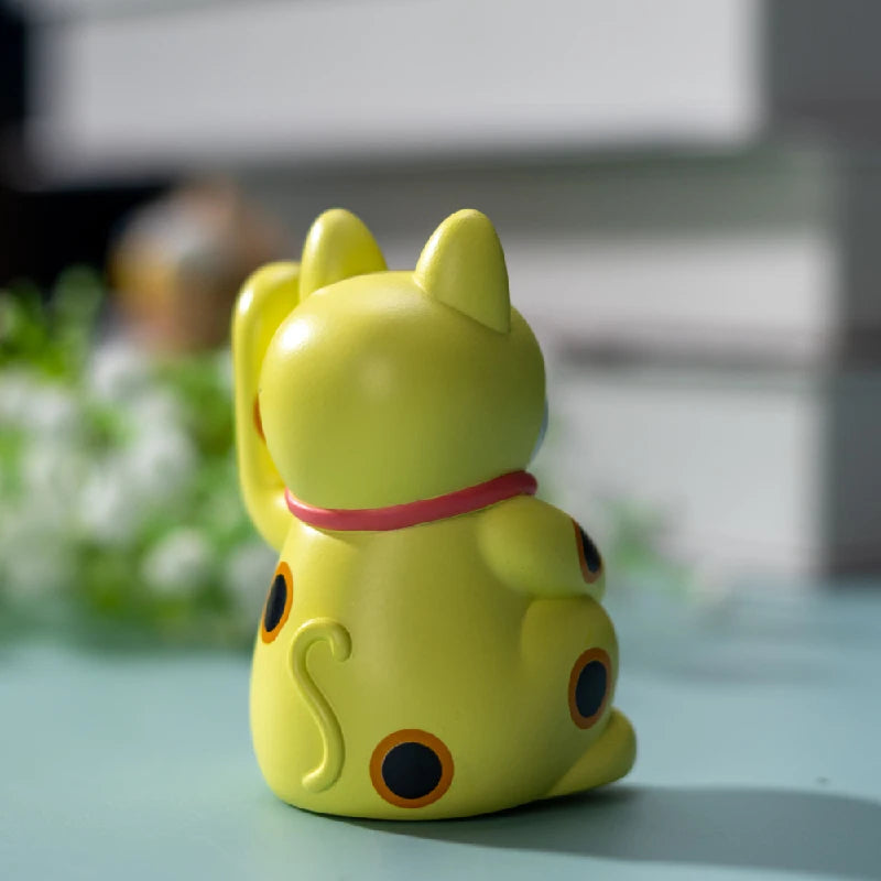 Lucky Cat Resin Figurines – Stylish Animal Sculpture for Prosperity